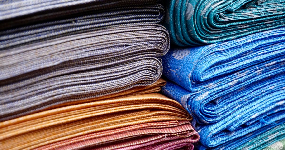 Pannolini lavabili colorati piegati dopo il lavaggio