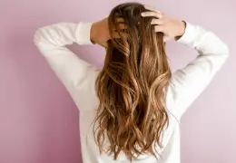 7 metodi per avere capelli mossi naturali con prodotti bio
