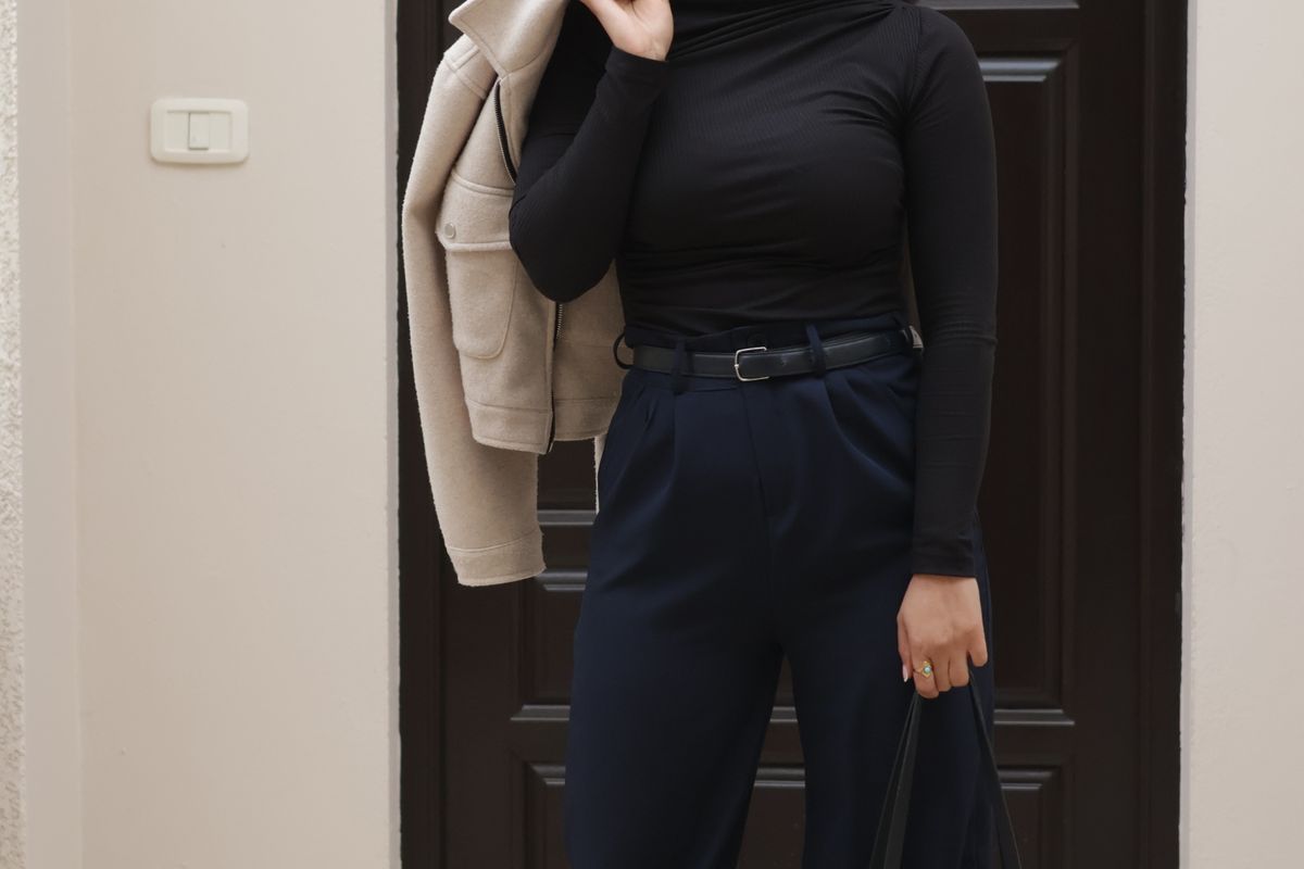 Un outfit essenziale e versatile