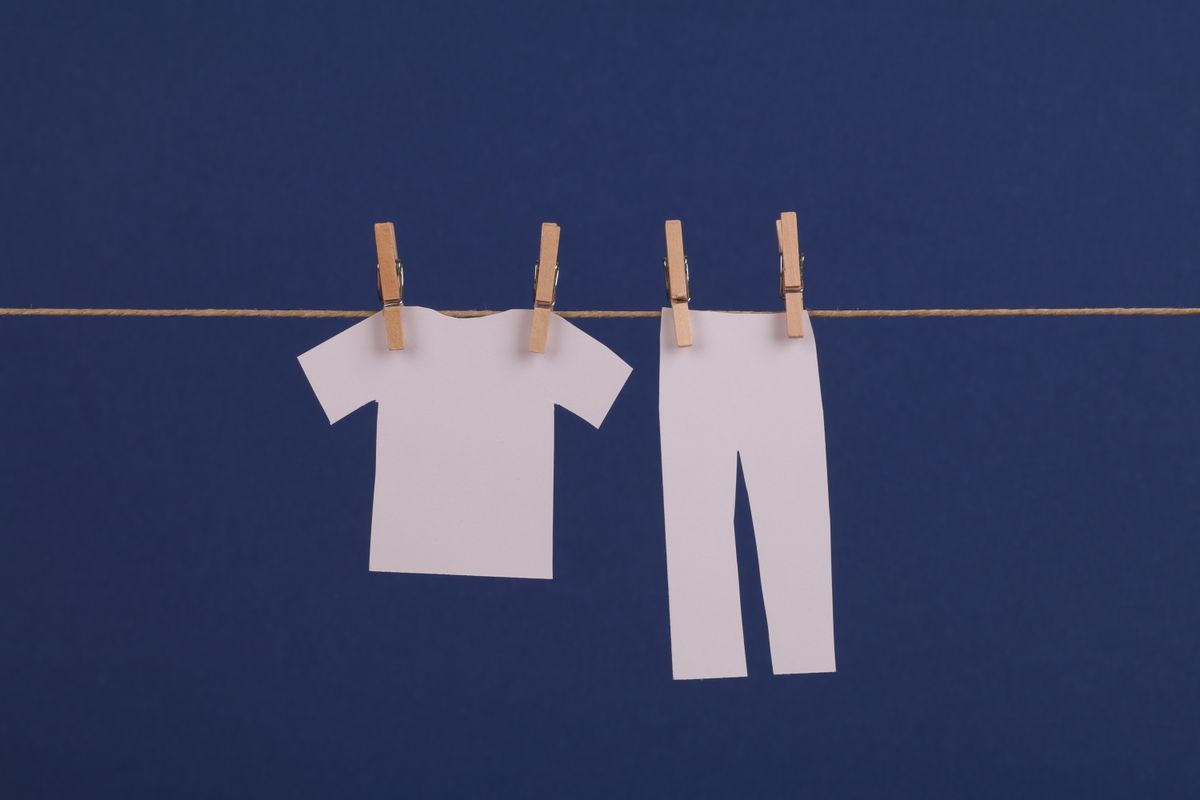 Piccoli capi stesi ad asciugare